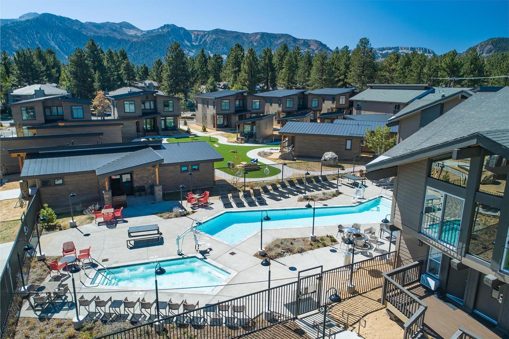 Lodge Outbound Mammoth *