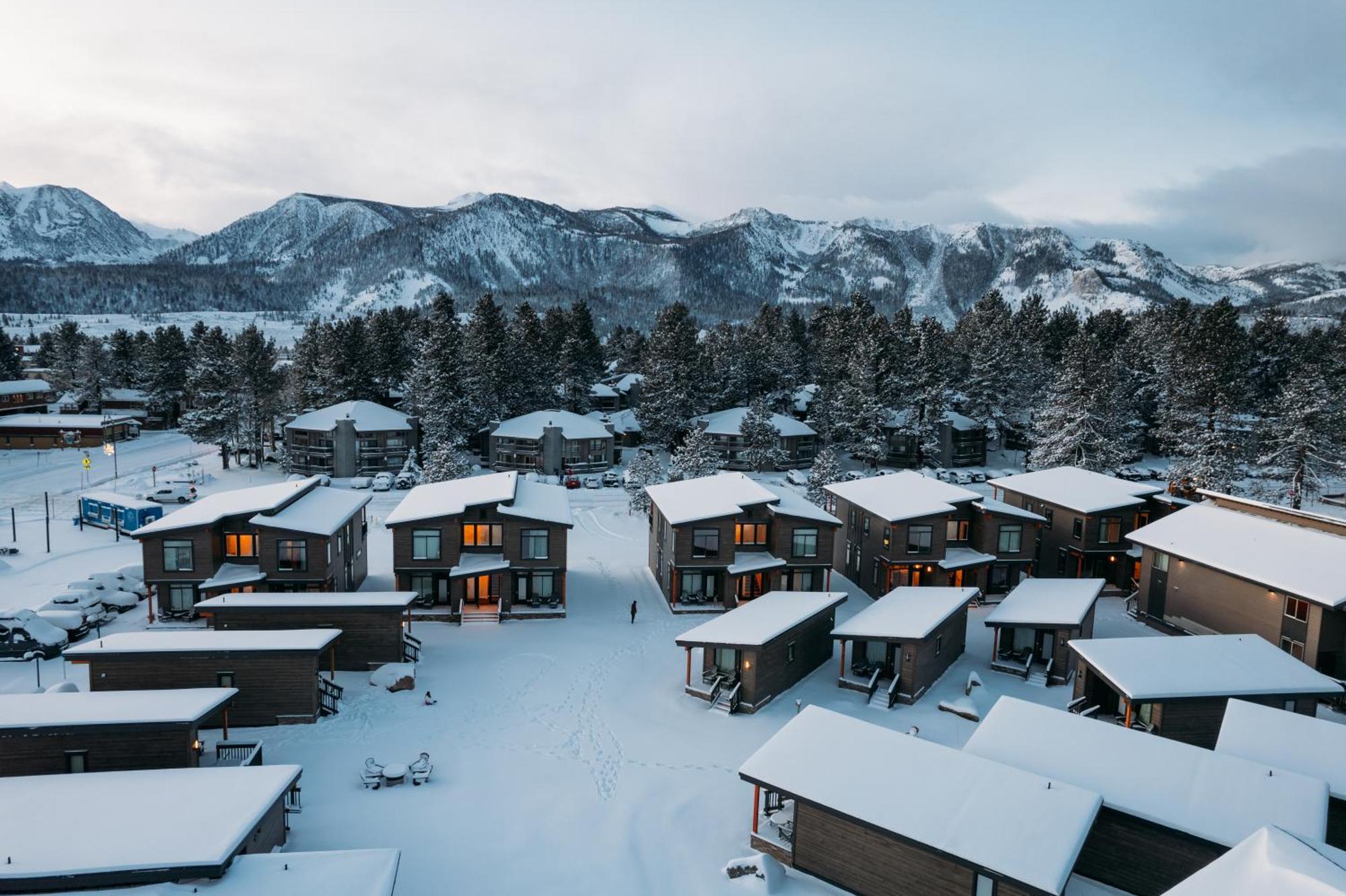 Outbound Mammoth Lodge