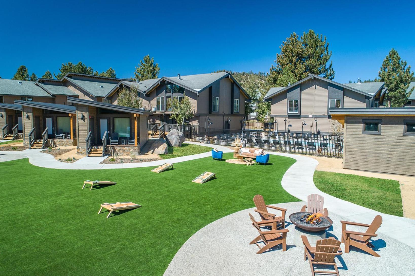 Outbound Mammoth Lodge